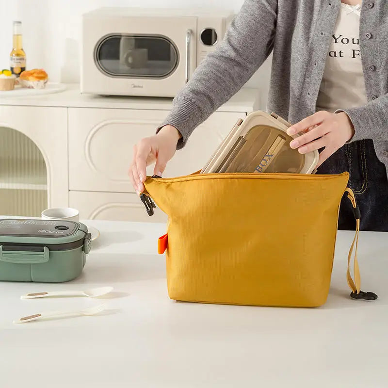 Insulated Lunch Bag – Compact, Practical & Keeps Food Fresh